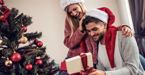 付き合っ て 1 ヶ月 クリスマス プレゼント|付き合いたての彼氏が喜ぶクリスマスプレゼント 人 .